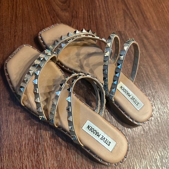Steve Madden Shoes - Steve Madden Tan Sandals with Silver Studs